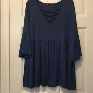 Blue bell sleeved tunic and float top